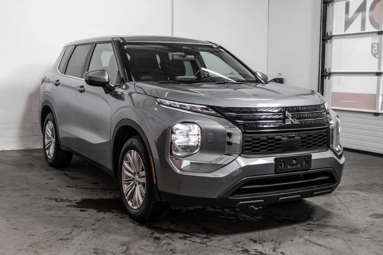 2022 Mitsubishi Outlander ES S-AWC SIEGES.CHAUFF+CAM.RECUL+BLUETOOTH+MAGS Image principale