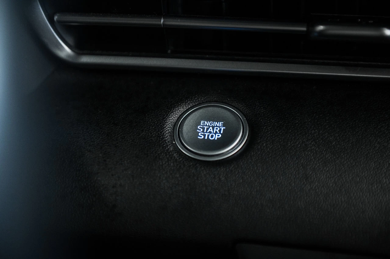 2021 Hyundai Elantra Preferred Main Image