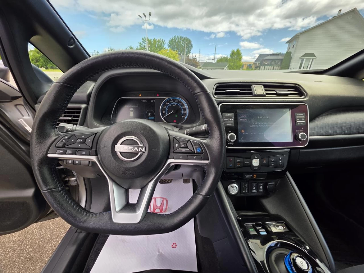 2023 Nissan LEAF SV Hatchback Image principale