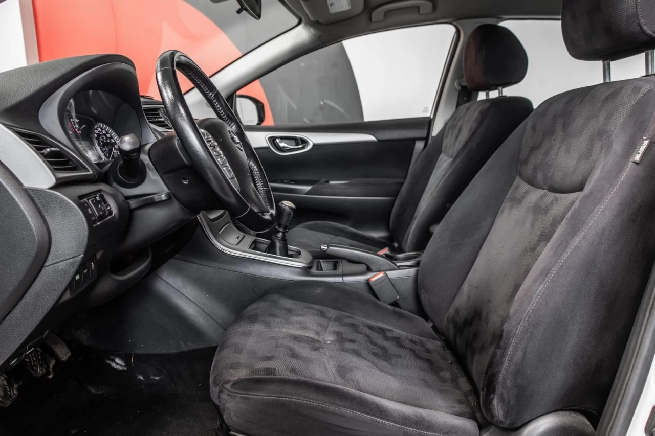 2013 Nissan Sentra Manuell BAS KM GARANTIE 1 AN Image principale