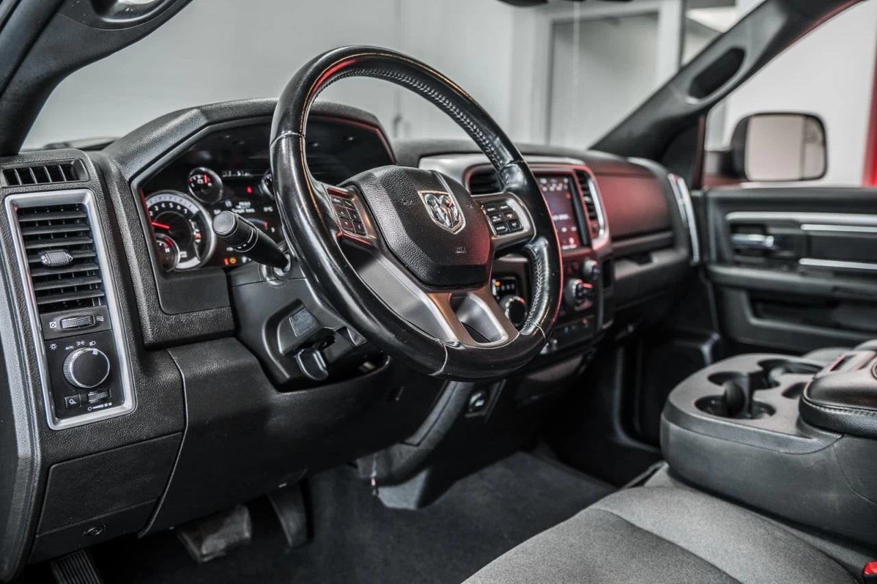 2021 RAM 1500 Classic Warlock 4x4 Crew Cab 5''7" Box BLUETOOTH+CAM.RECUL Image principale