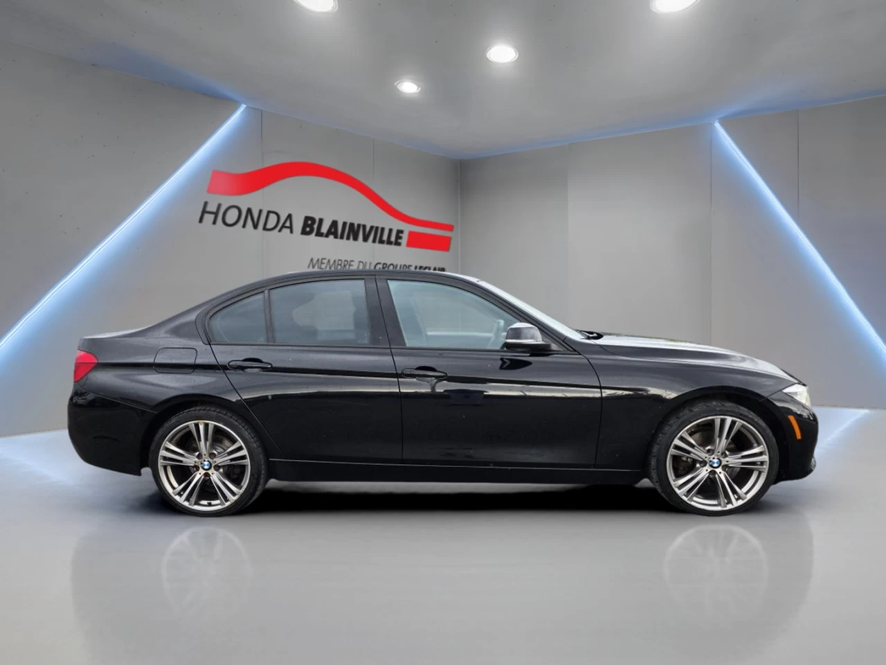 2018 BMW 3 Series Sedan Main Image