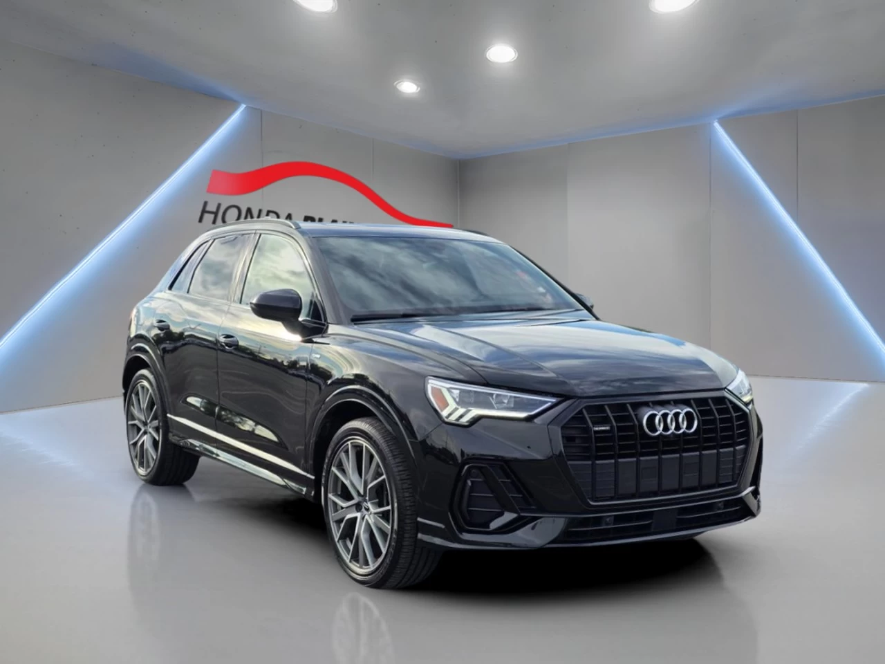 2020 Audi Q3 Technik 45 TFSI quattro Main Image