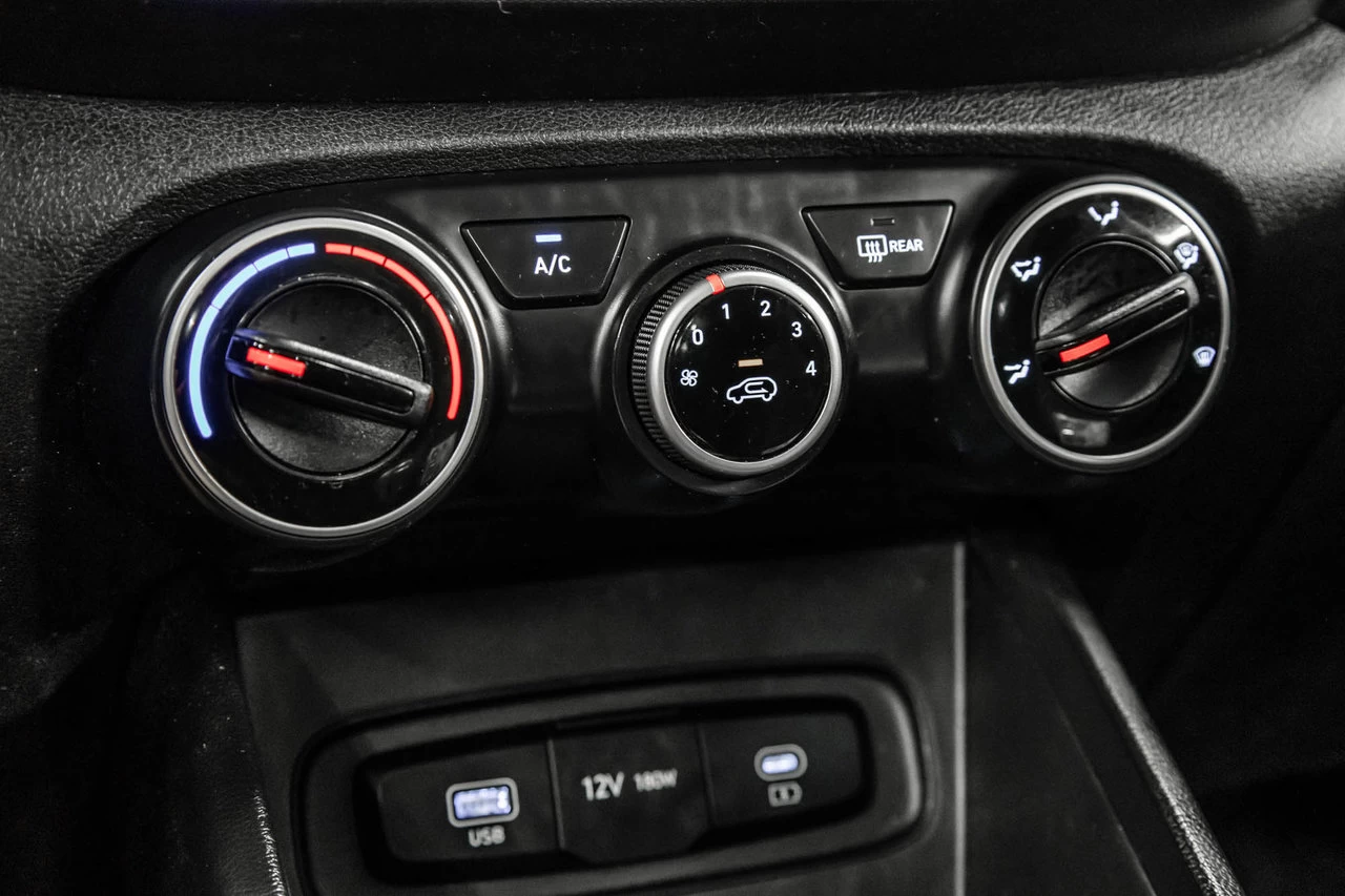 2023 Hyundai Venue Essential Main Image
