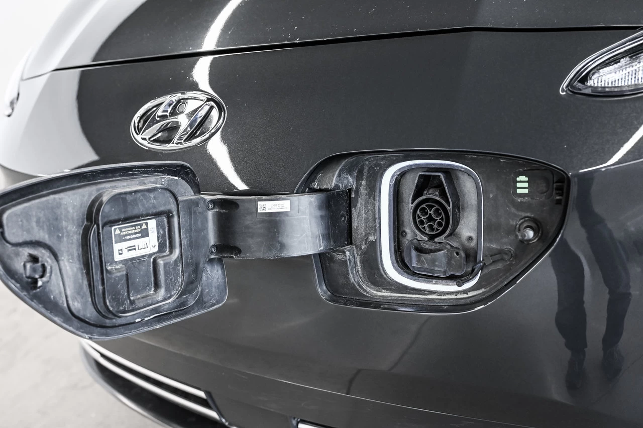 2023 Hyundai Kona electric Preferred Main Image