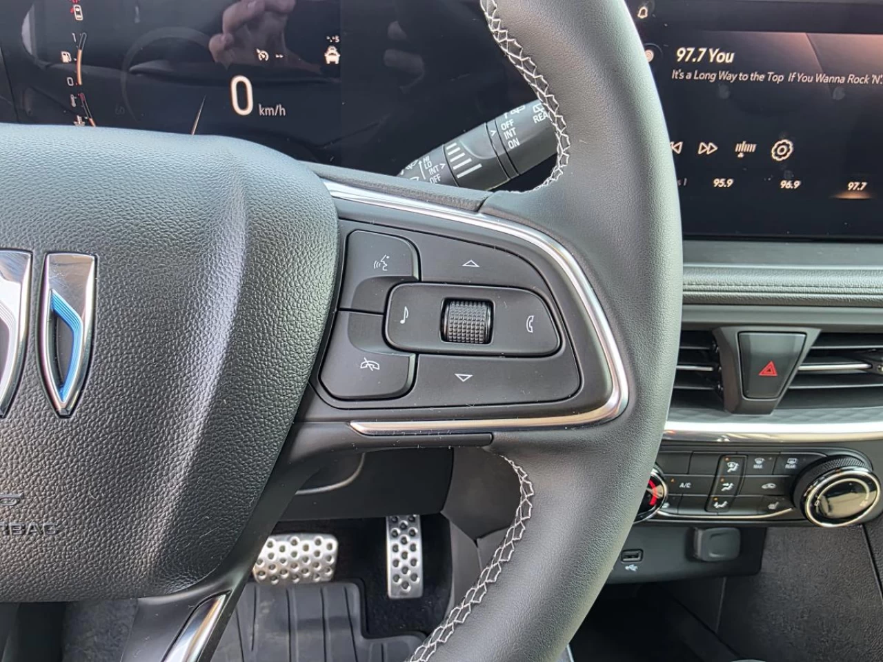 2025 Buick Encore GX Preferred AWD Main Image