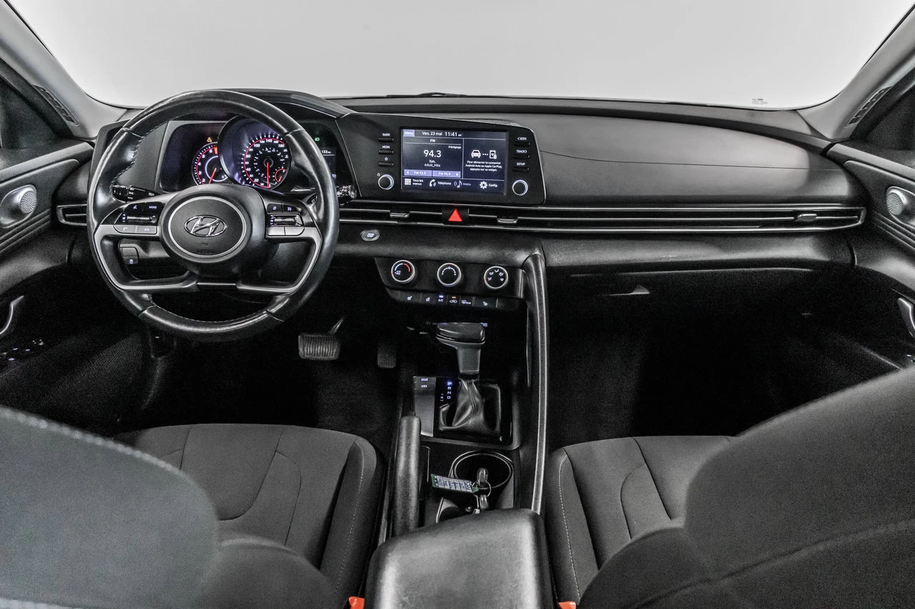 2022 Hyundai Elantra Preferred Image principale