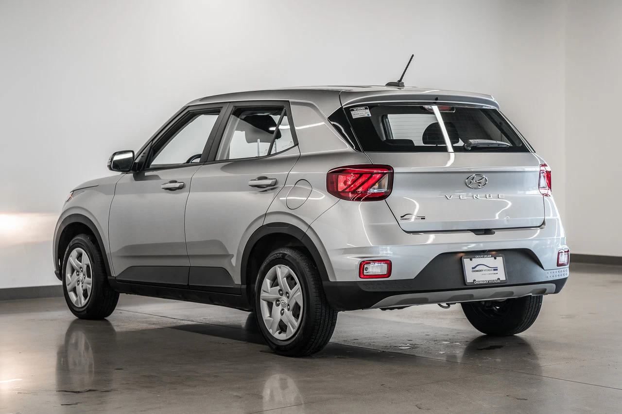 2024 Hyundai Venue Essential Main Image