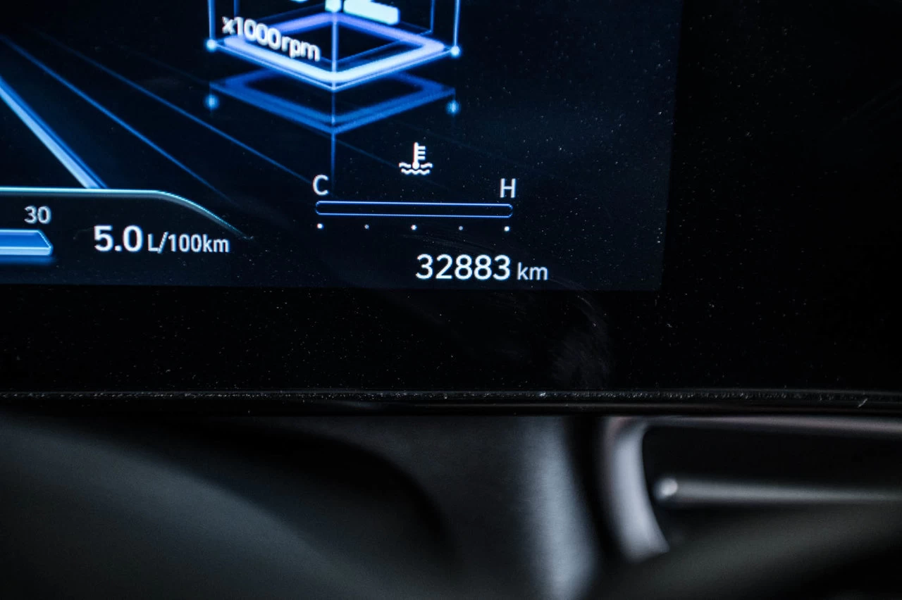 2023 Hyundai Elantra Luxury Main Image