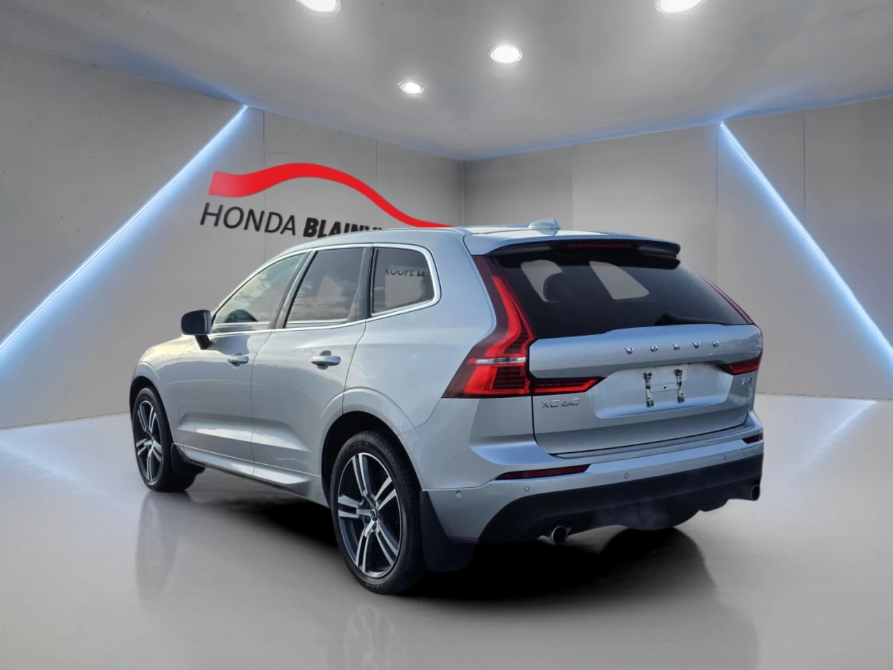 2019 Volvo XC60 T6 AWD Momentum Image principale