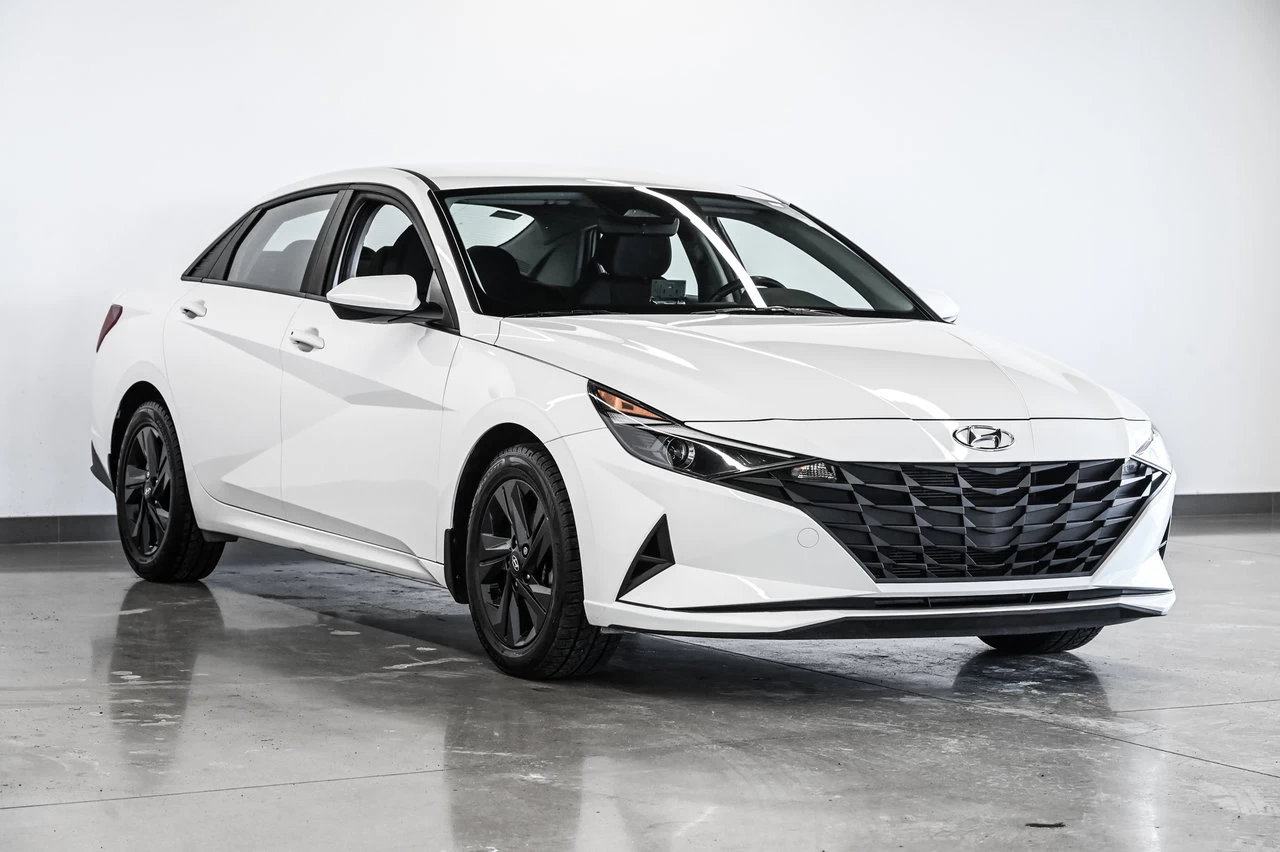 2023 Hyundai Elantra Preferred Image principale