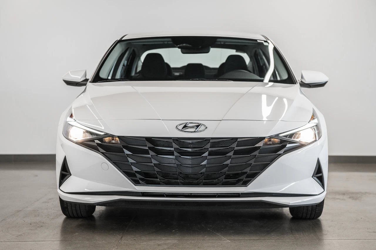 2023 Hyundai Elantra Essential Image principale
