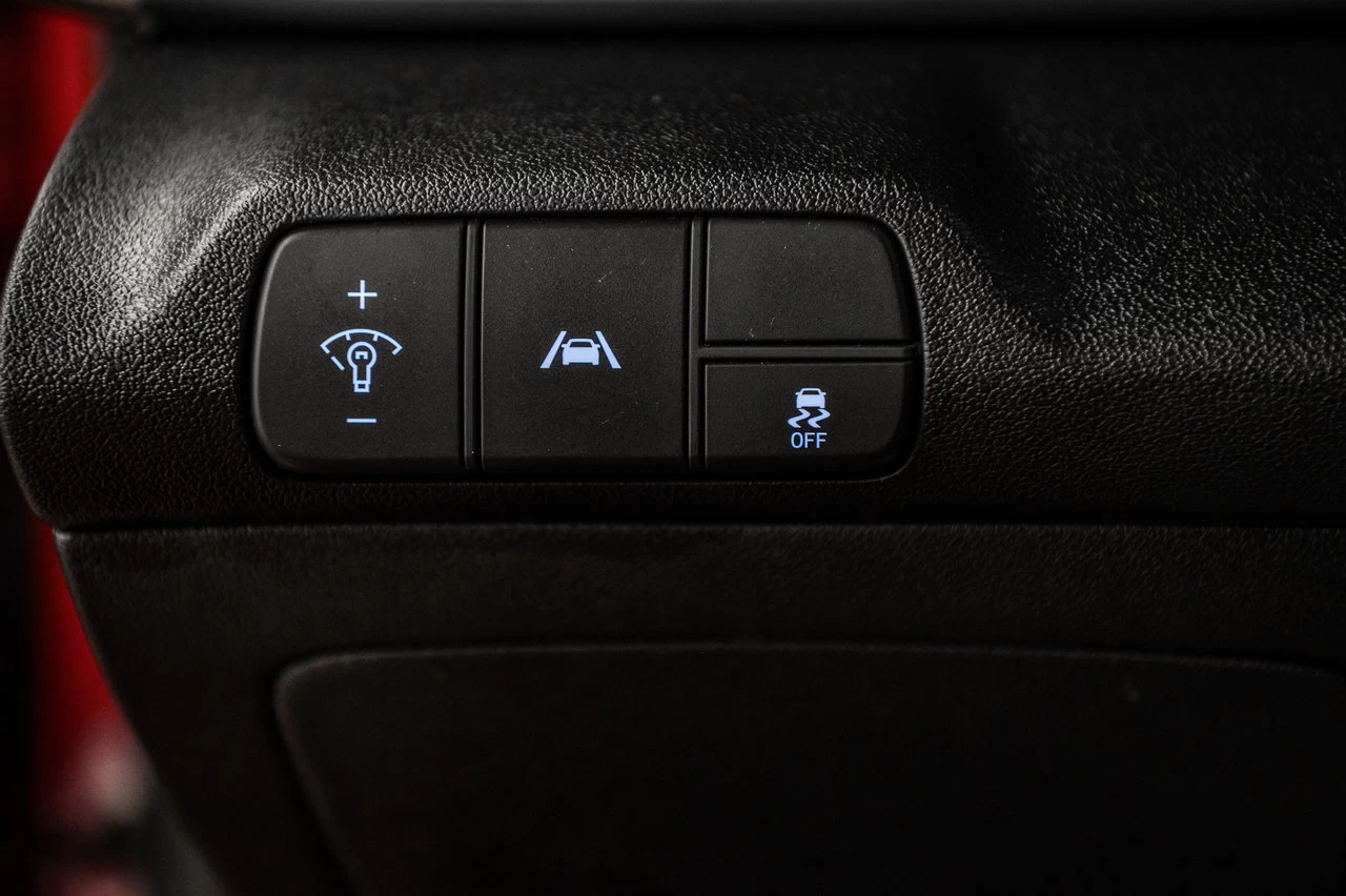 2021 Hyundai Elantra Preferred Main Image