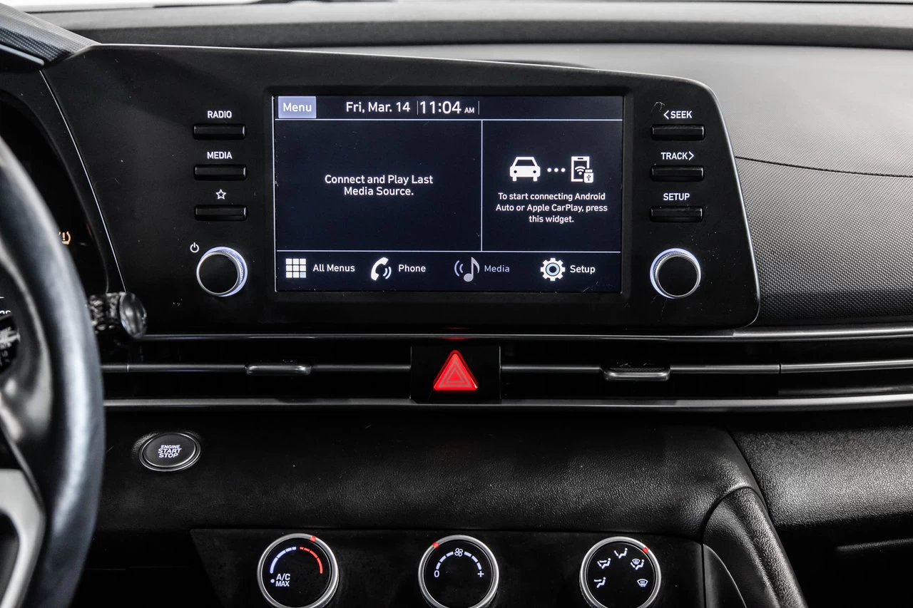 2022 Hyundai Elantra Preferred Main Image