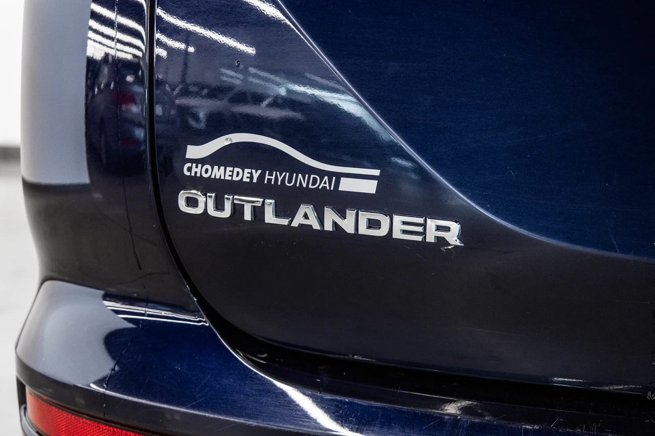 2024 Mitsubishi Outlander Es Awd 7pass Main Image