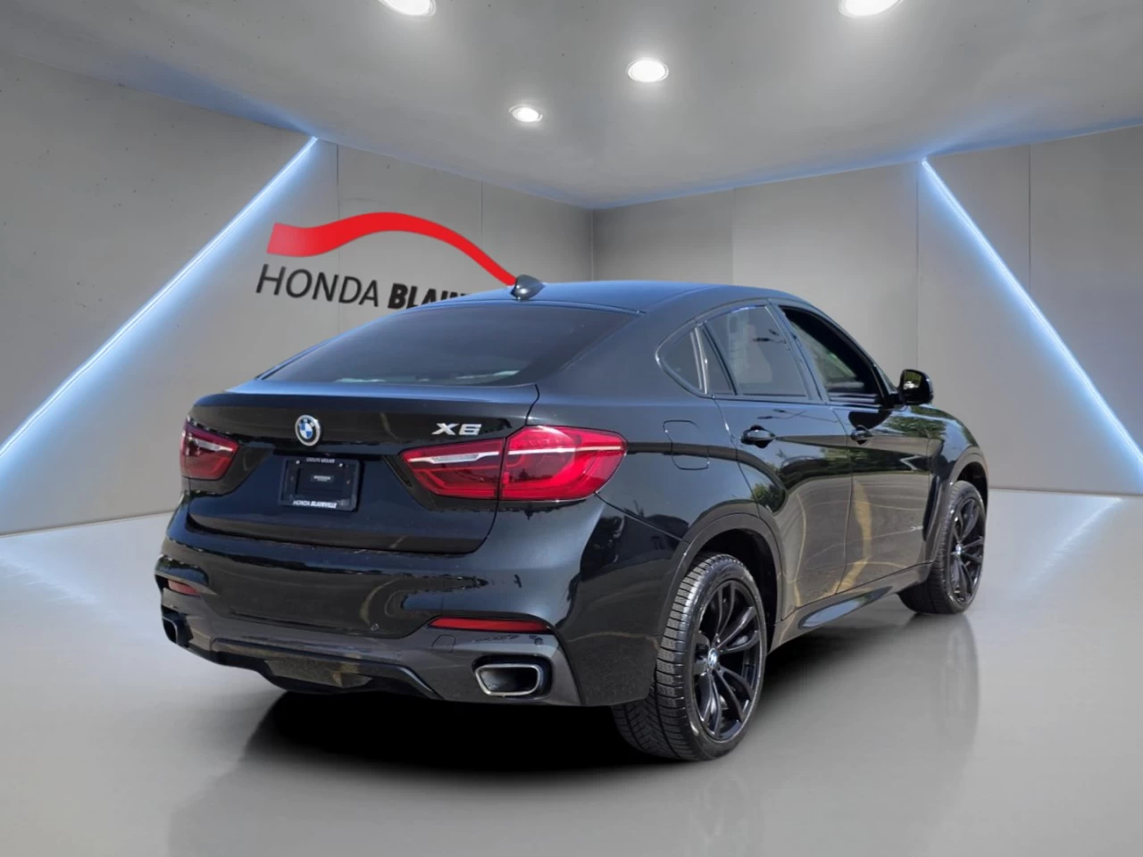 2018 BMW X6 Sports Activity Coupe Main Image