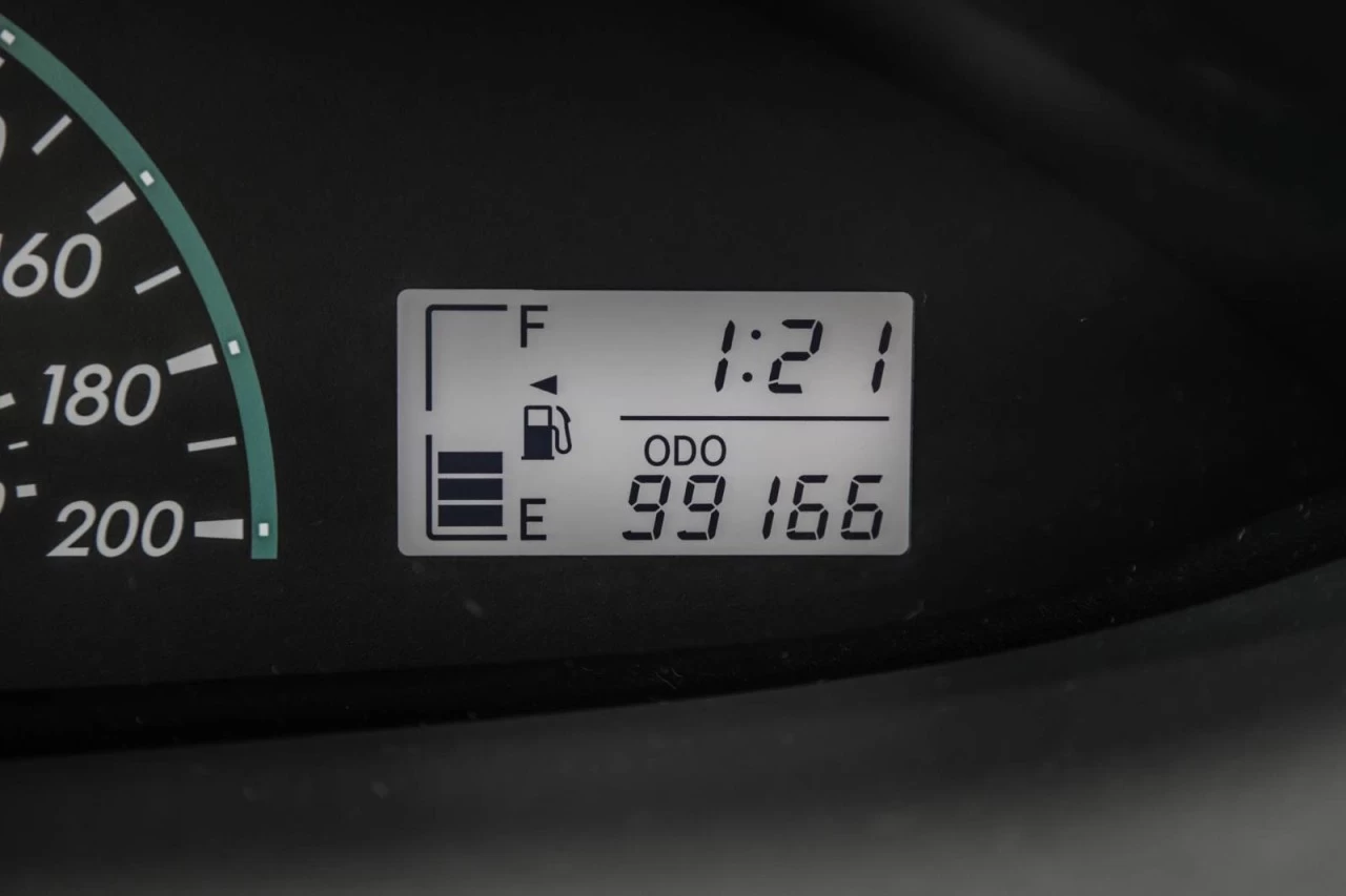 2010 Toyota Yaris Automatique + A/C BAS KM!!! Image principale