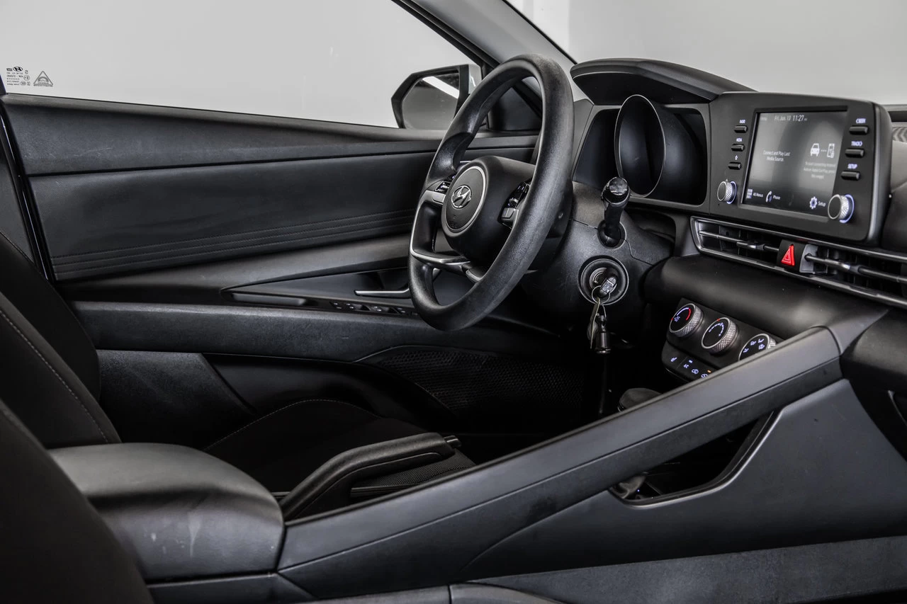 2022 Hyundai Elantra Essential Image principale