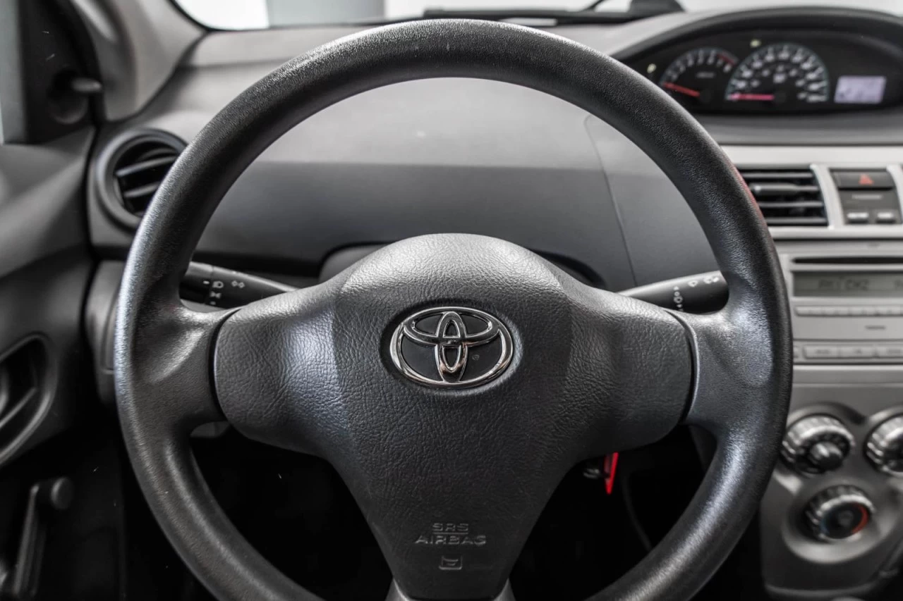2010 Toyota Yaris Automatique + A/C BAS KM!!! Image principale
