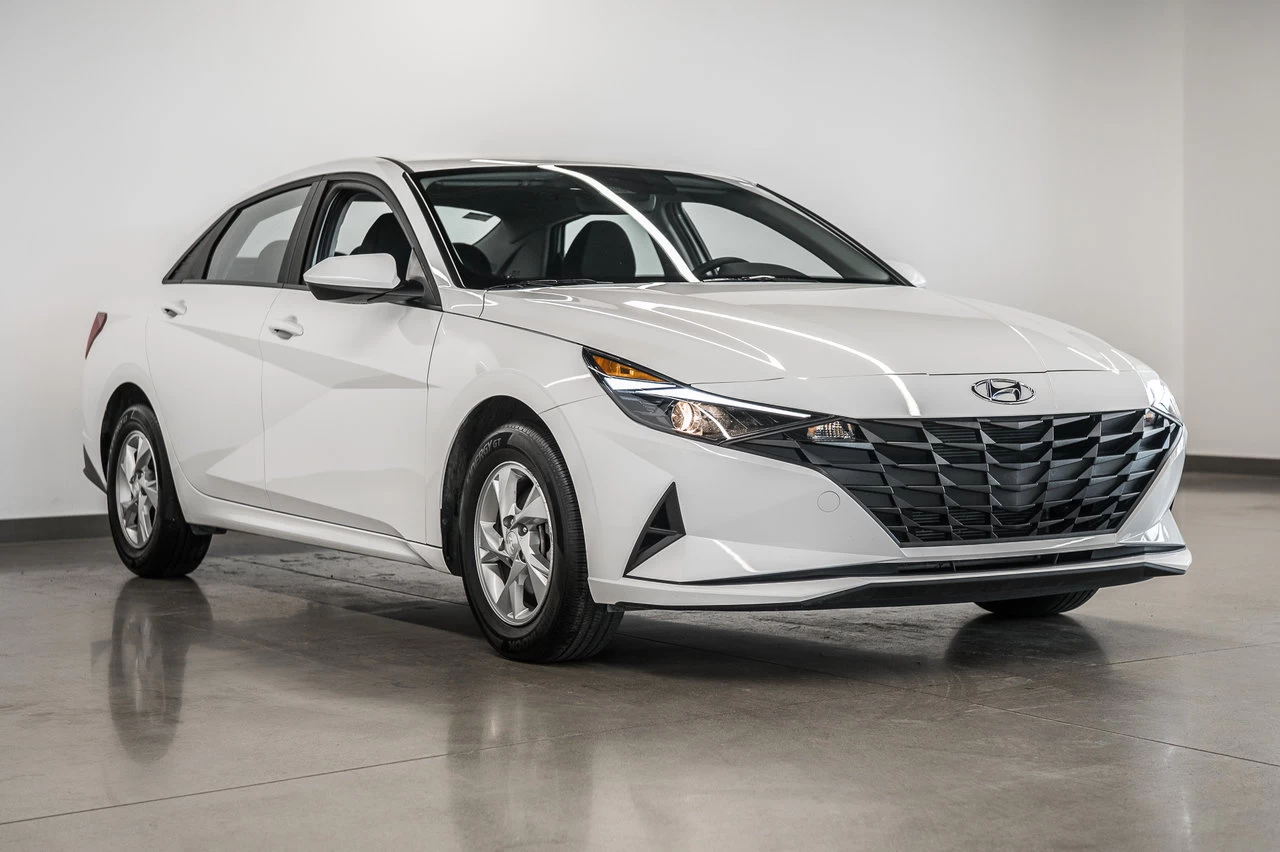 2023 Hyundai Elantra Essential Image principale