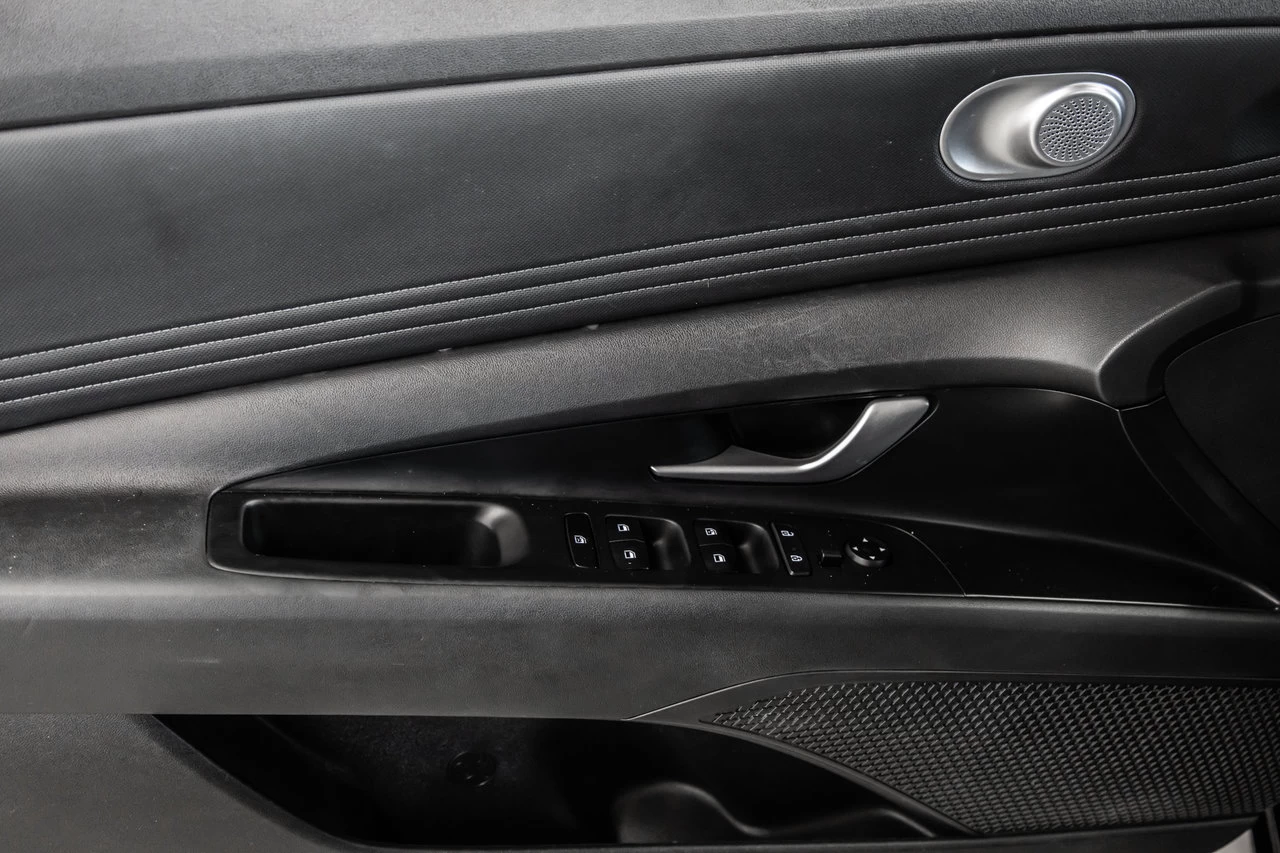2022 Hyundai Elantra hybrid Preferred Main Image