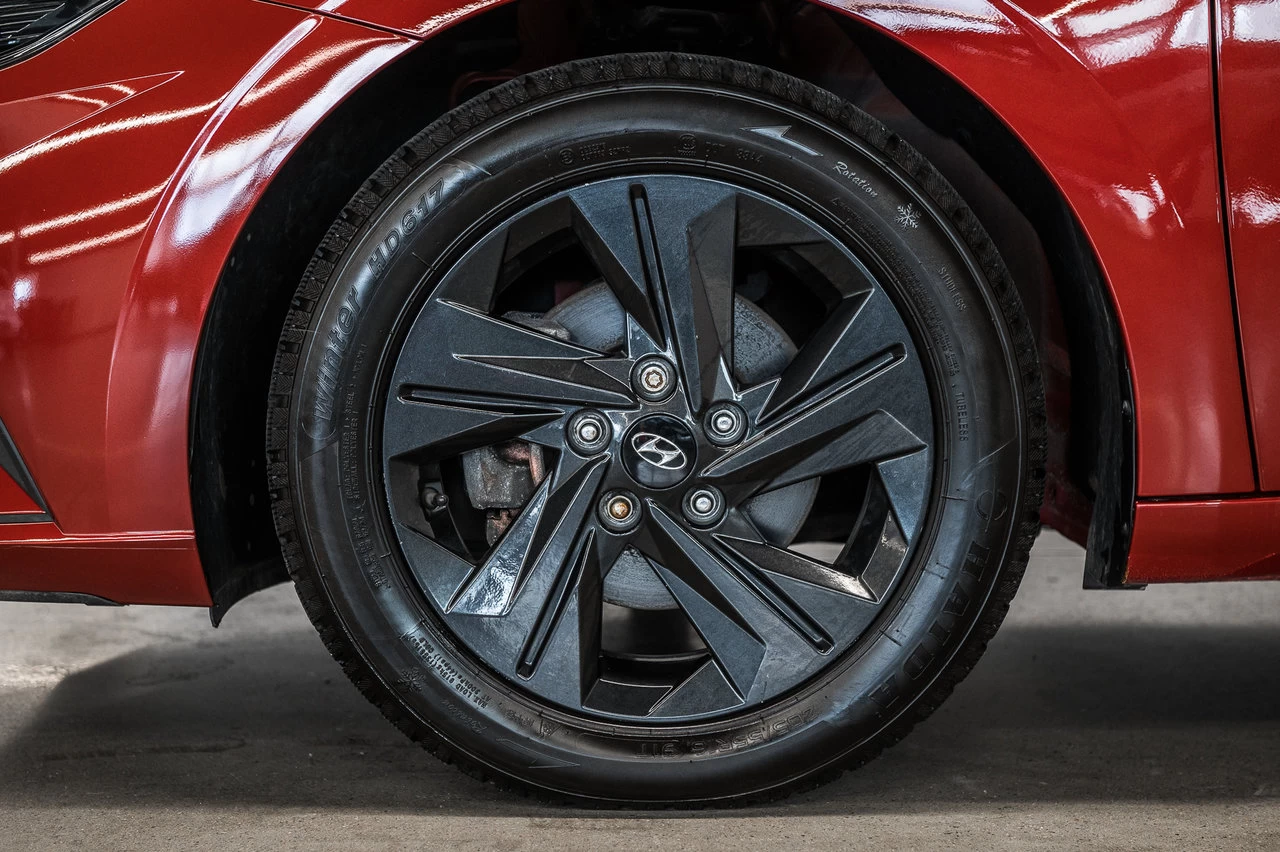 2021 Hyundai Elantra Preferred Main Image