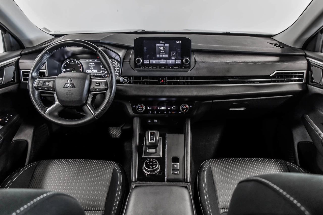 2024 Mitsubishi Outlander Es Awd 7pass Main Image