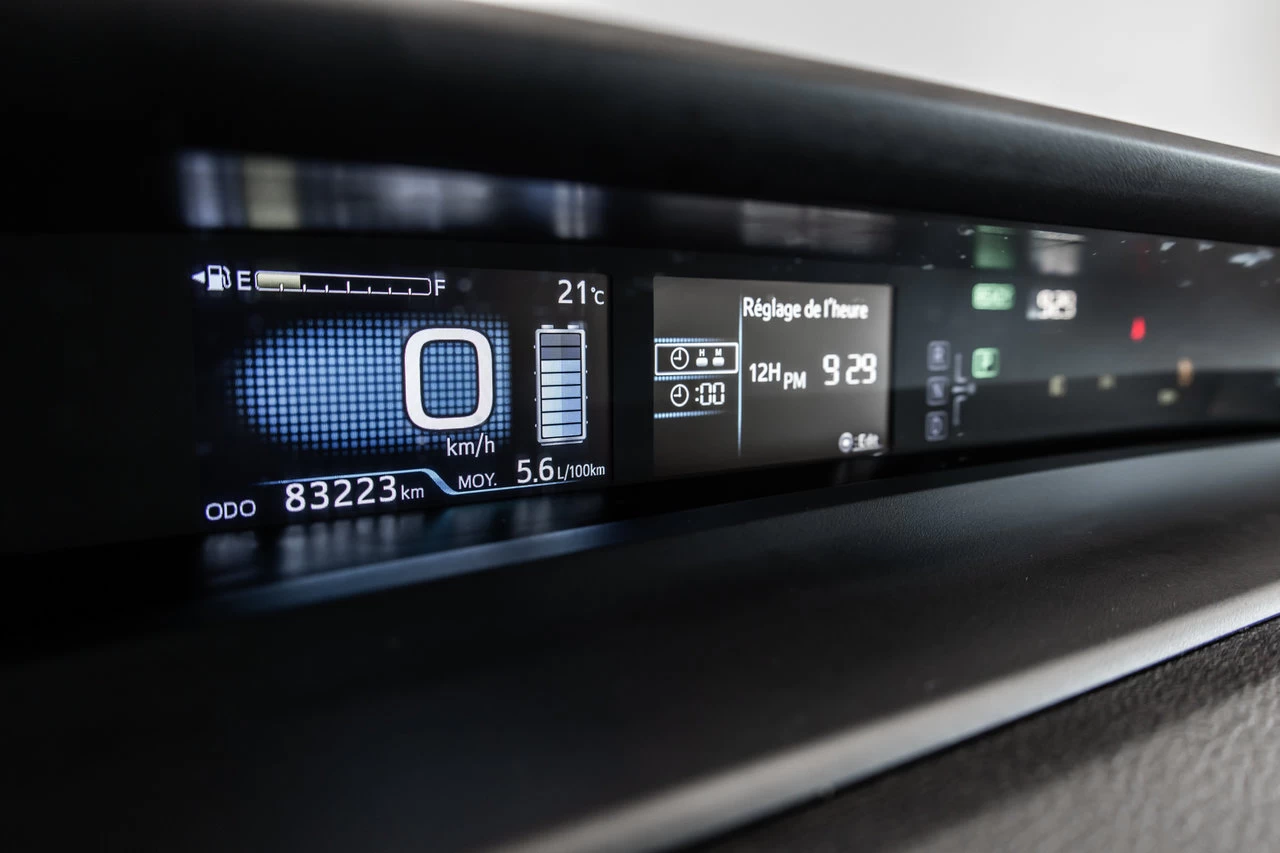 2019 Toyota Prius Tech. E-Awd Main Image