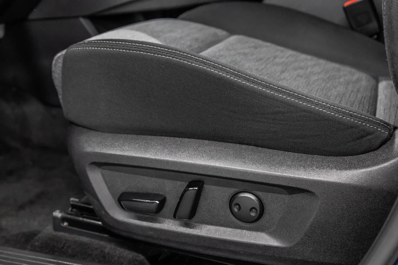 2023 Nissan Rogue Sv Tech Awd Main Image