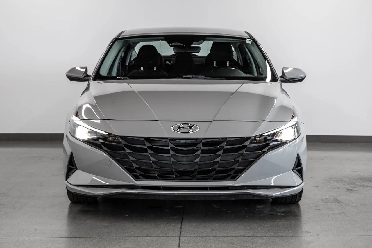 2022 Hyundai Elantra Preferred Image principale
