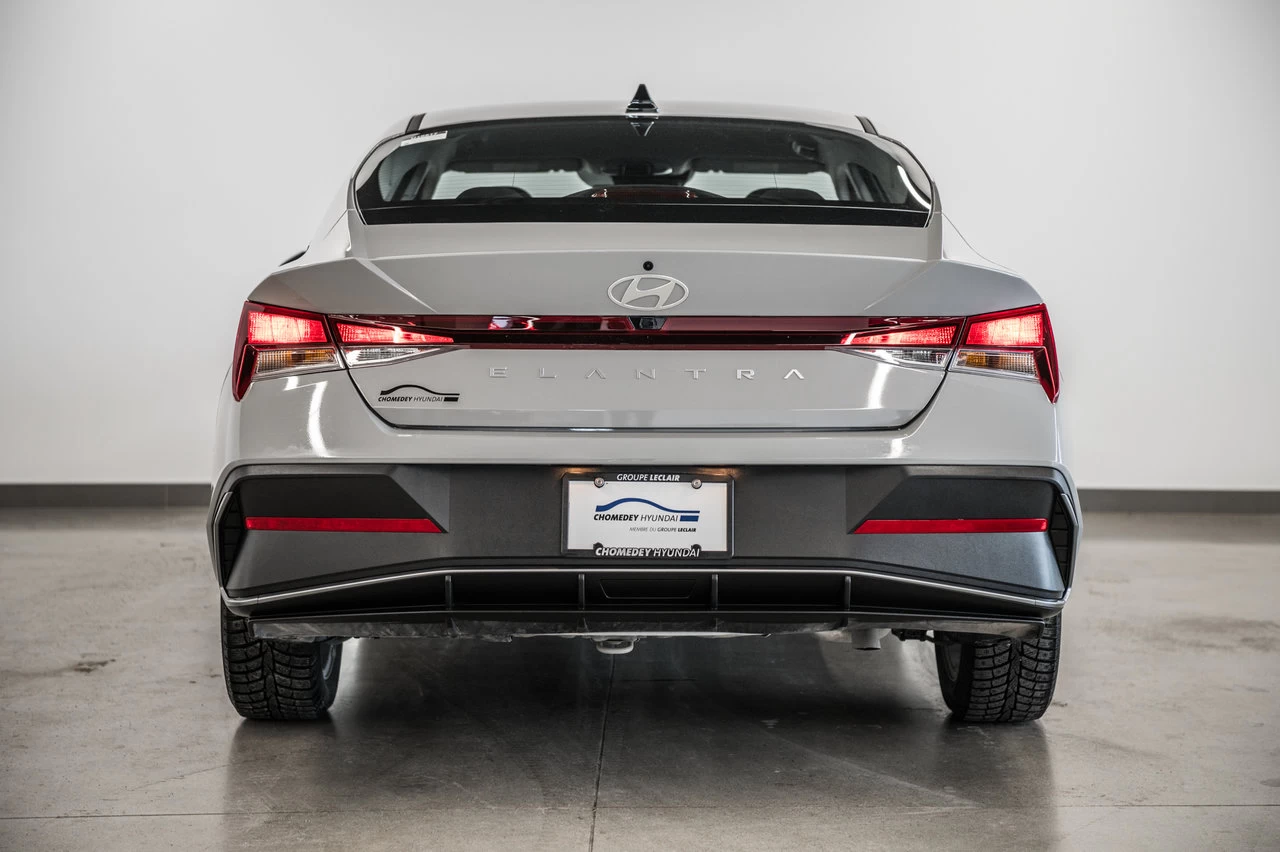 2025 Hyundai Elantra Preferred Main Image
