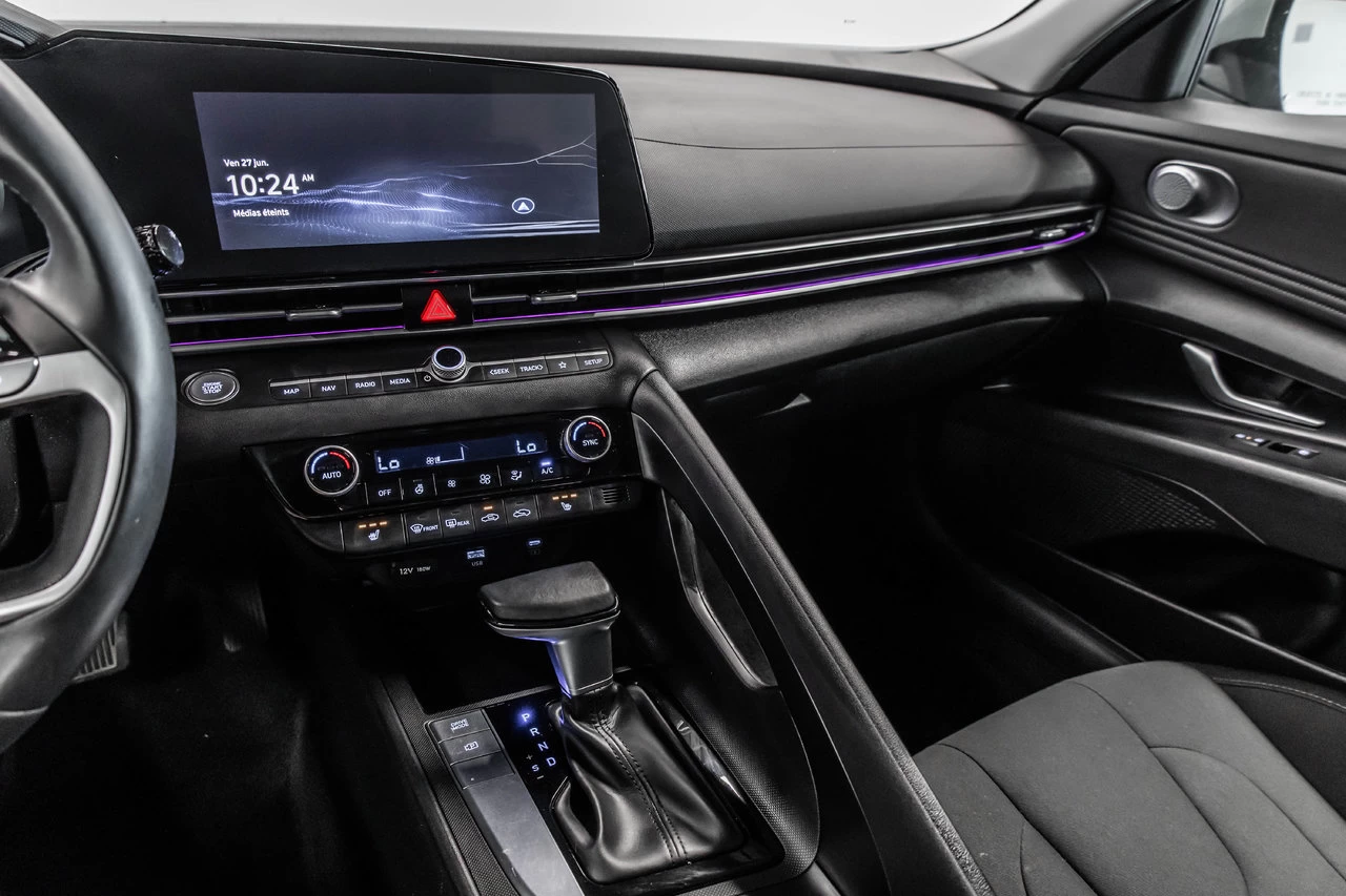 2024 Hyundai Elantra Preferred Tech Image principale