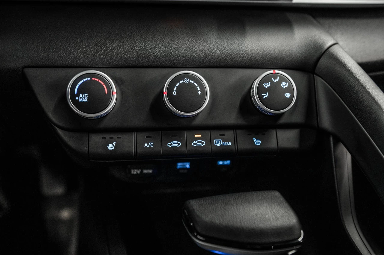 2023 Hyundai Elantra Essential Image principale