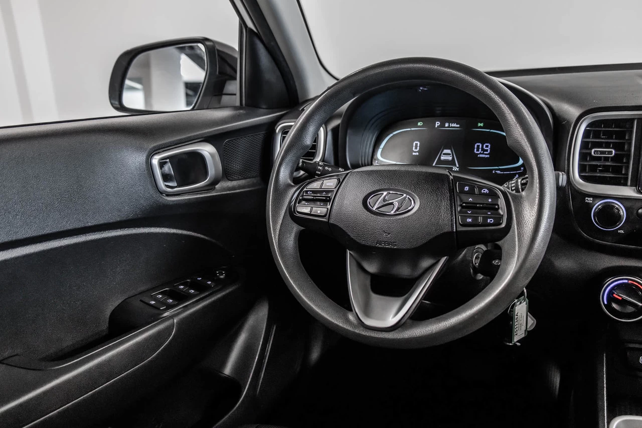 2023 Hyundai Venue Essential Main Image
