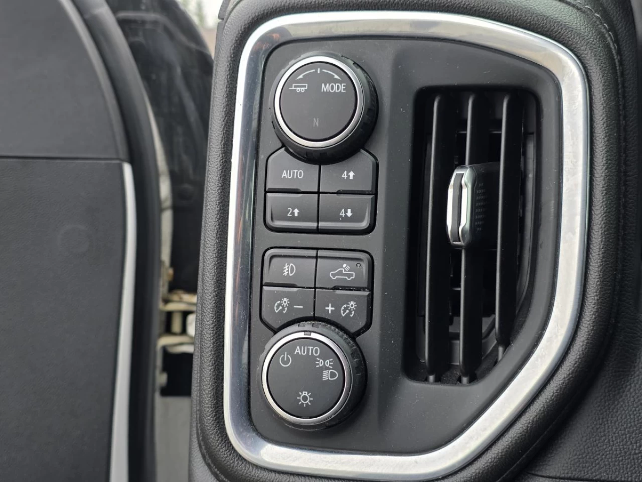 2022 Chevrolet Silverado 1500 Crew Cab Short Box 4-Wheel Drive LT Trail Boss Image principale