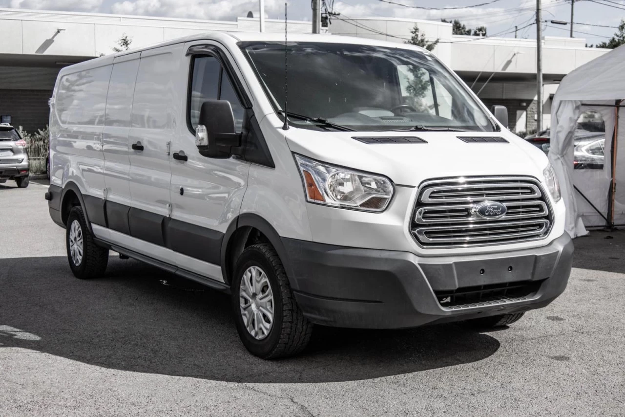 2017 Ford Transit Cargo Van T-250 148" Low Rf - GARANTIE 1 AN Main Image