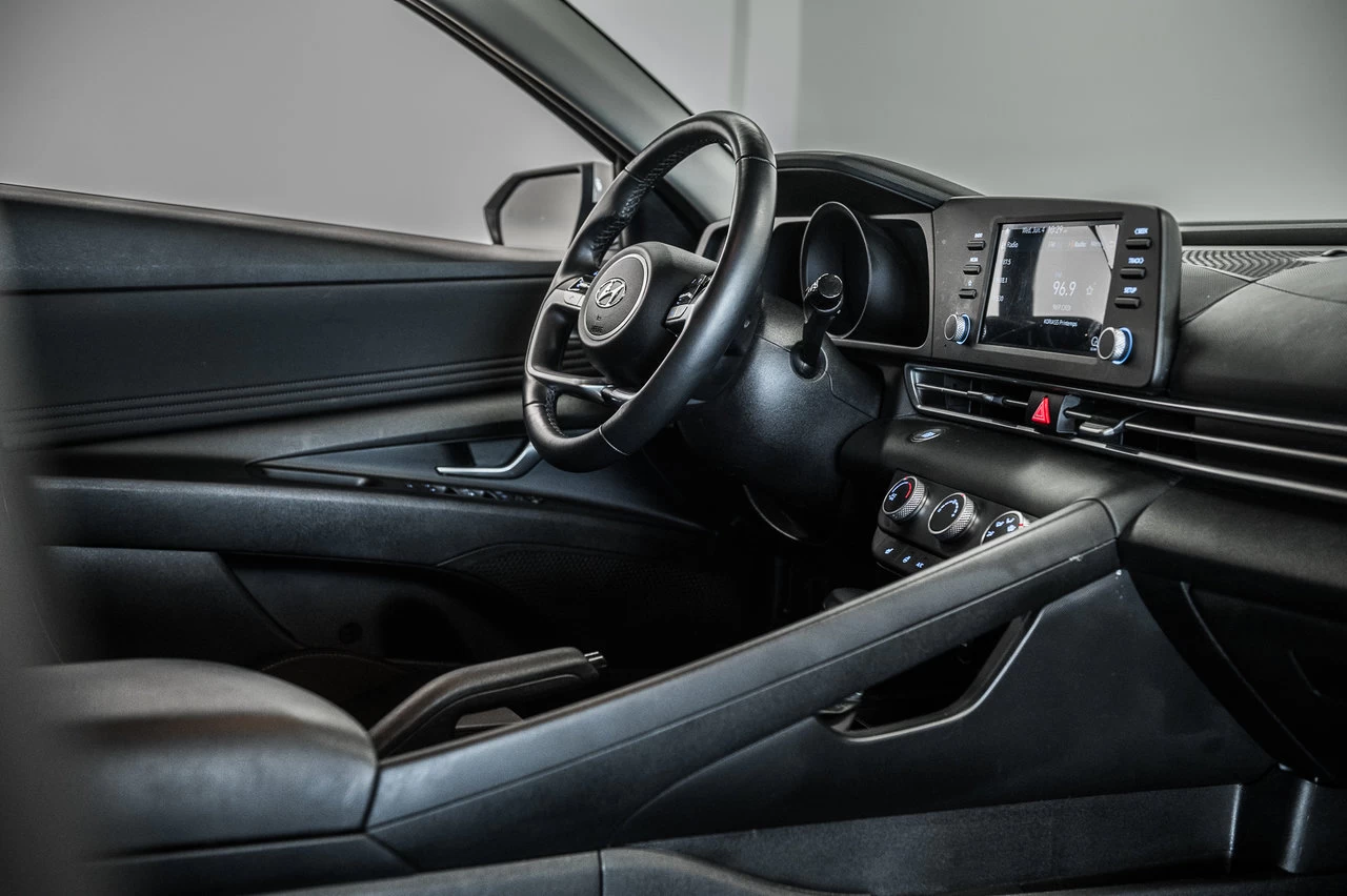 2022 Hyundai Elantra Preferred Image principale