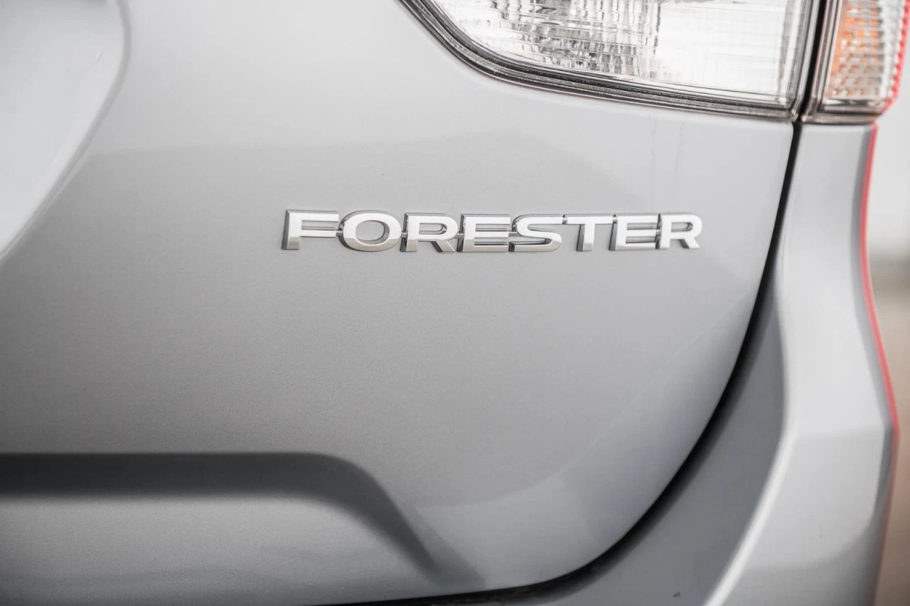 2024 Subaru Forester Touring TOIT.PANO+VOLANT/SIEGES.CHAUFF+CARPLAY Main Image