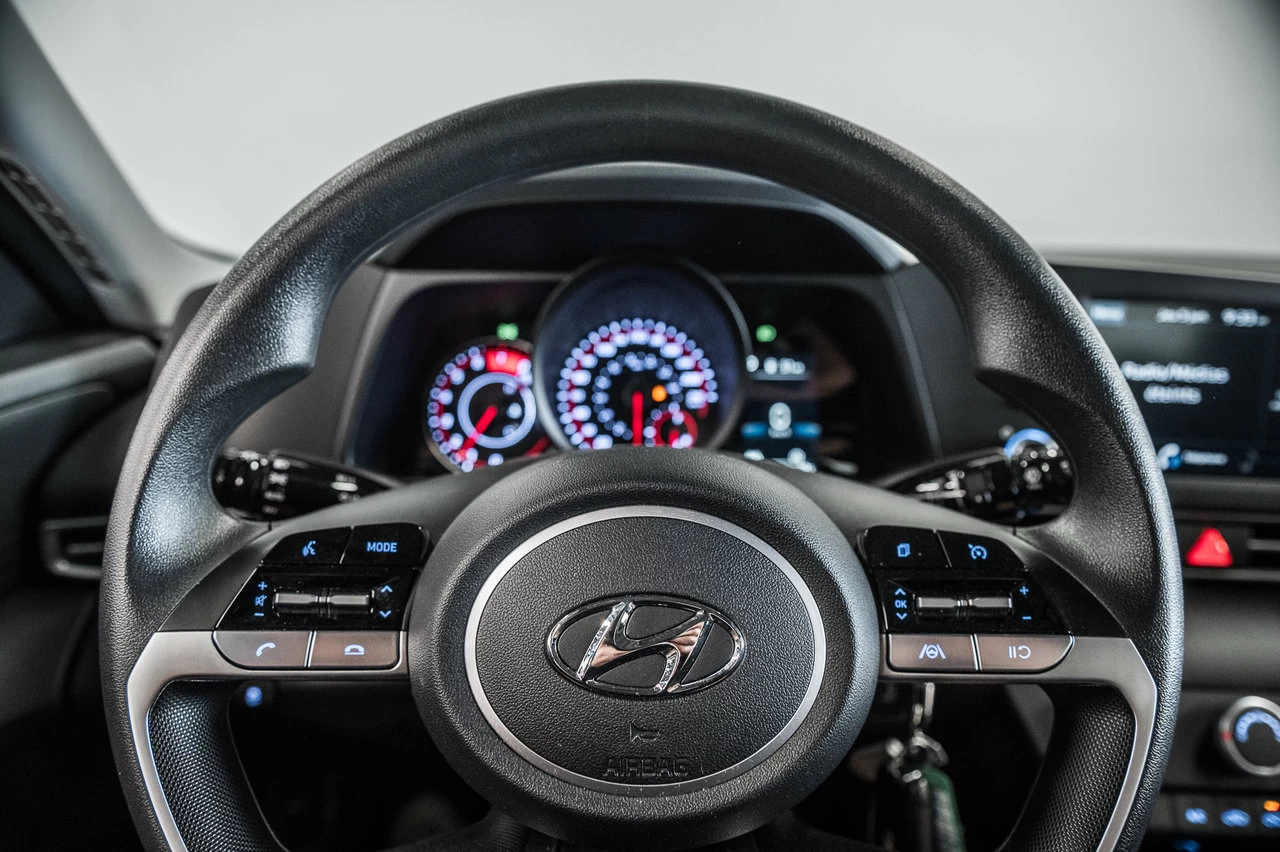 2023 Hyundai Elantra Essential Image principale