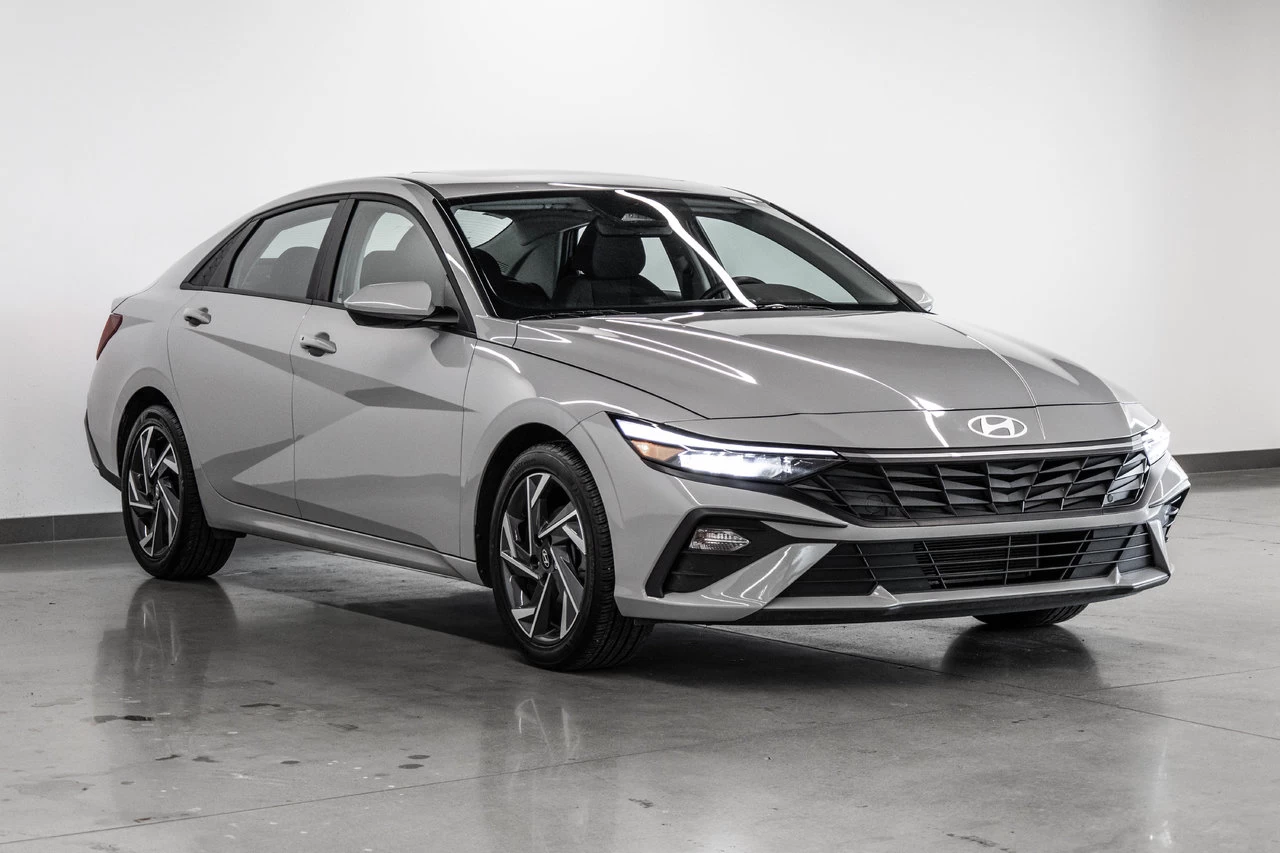 2024 Hyundai Elantra Preferred Tech Image principale