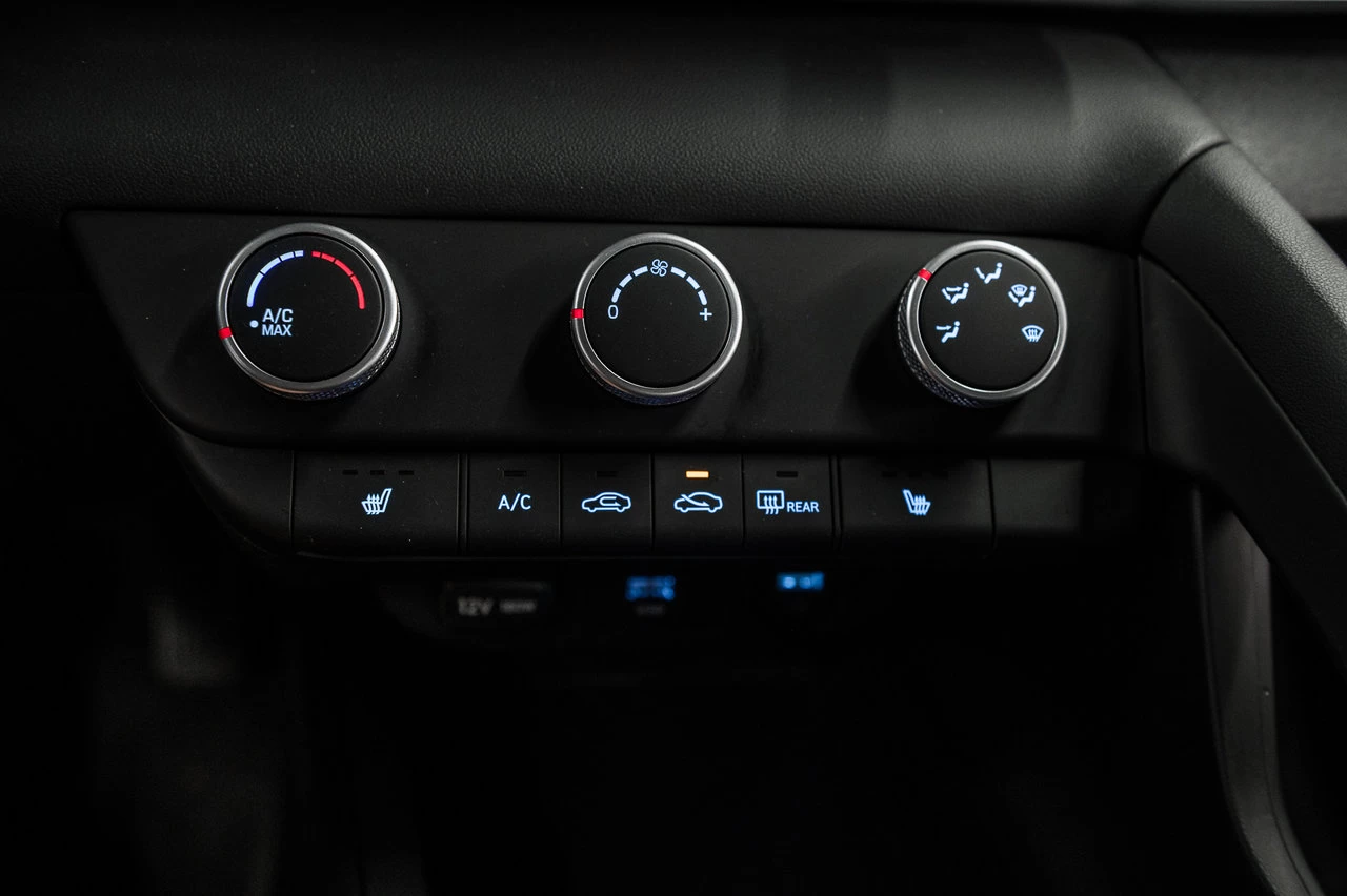 2023 Hyundai Elantra Essential Image principale