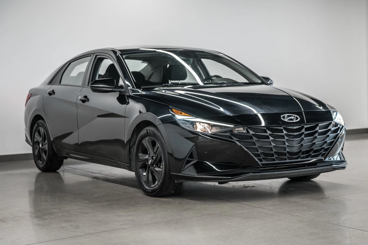 2021 Hyundai Elantra Preferred Main Image
