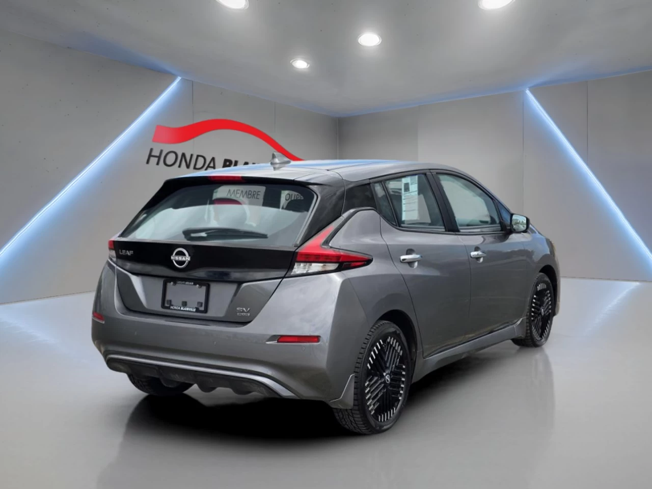 2023 Nissan LEAF SV Hatchback Image principale