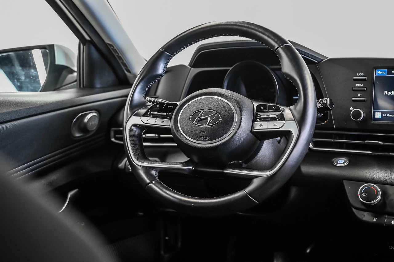 2022 Hyundai Elantra Preferred Image principale