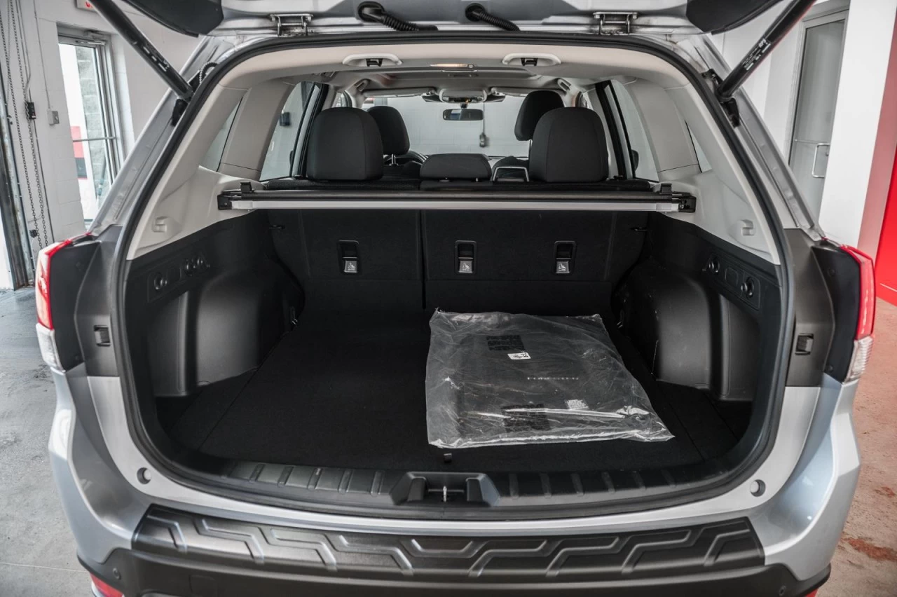 2024 Subaru Forester Touring TOIT.PANO+VOLANT/SIEGES.CHAUFF+CARPLAY Main Image