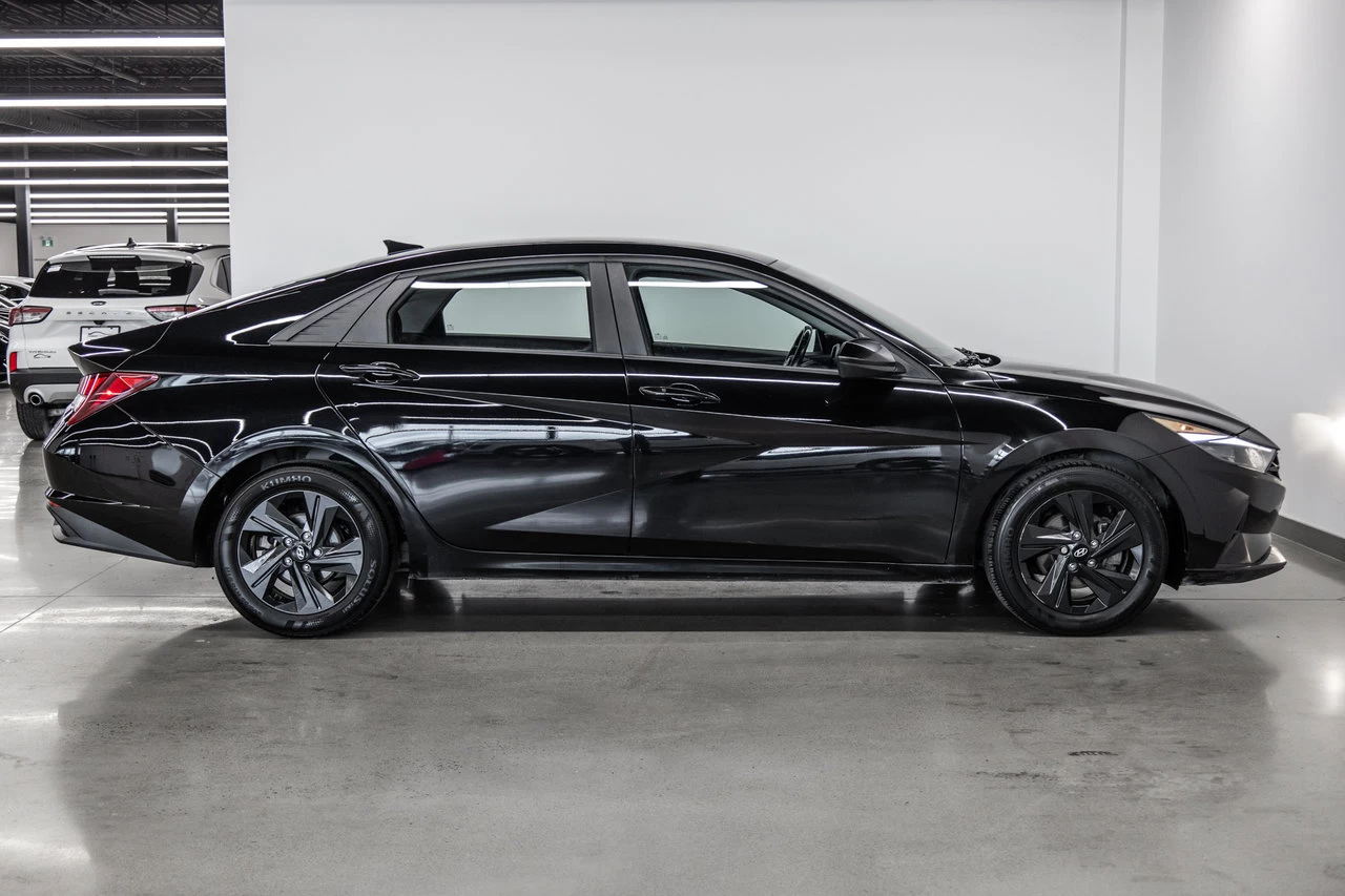 2022 Hyundai Elantra Preferred Image principale