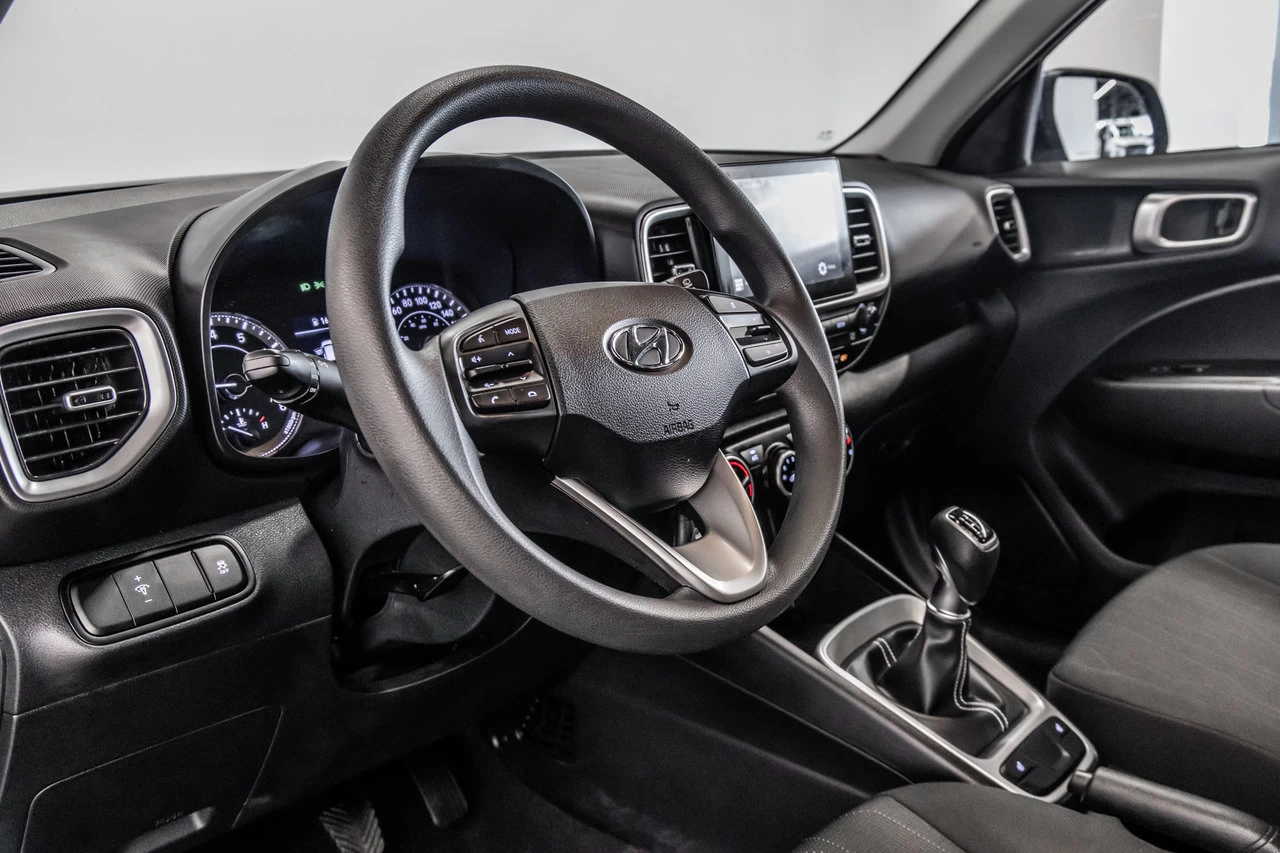2022 Hyundai Venue Essential Image principale