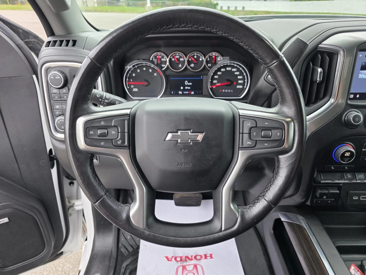 2022 Chevrolet Silverado 1500 Crew Cab Short Box 4-Wheel Drive LT Trail Boss Image principale
