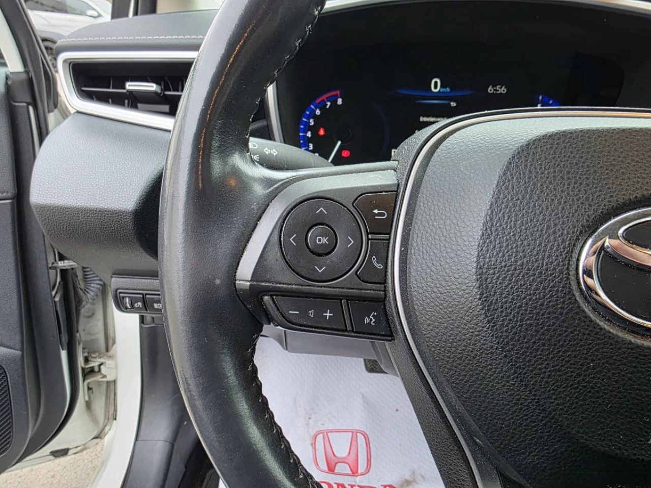 2020 Toyota Corolla LE CVT Main Image