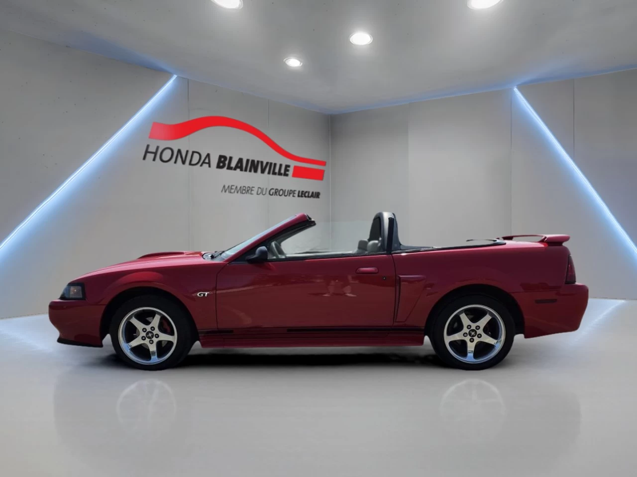 2003 Ford Mustang 2dr Convertible GT Main Image